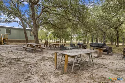 838 E Oak Street, Goliad, TX 77963 - Photo 36