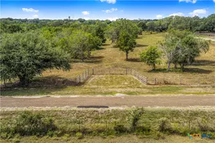 838 E Oak St, Goliad, TX 77963 - Photo 42