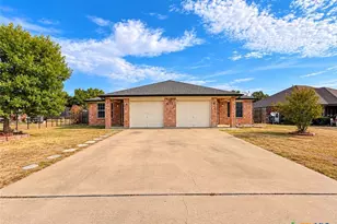 611 Bermuda St, Copperas Cove, TX 76522 - Photo 2
