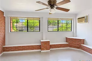 114 Linnville Dr, Port Lavaca, TX 77979 - Photo 8
