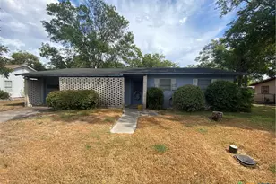 410 W 14th St, Shiner, TX 77984 - Photo 1
