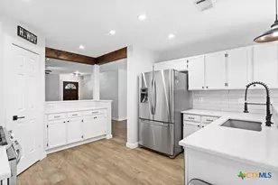 1935 Tiara Dr, New Braunfels, TX 78130 - Photo 10
