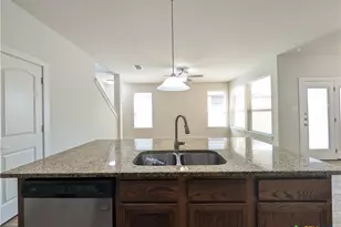 727 Gristmill Dr, New Braunfels, TX 78130 - Photo 10