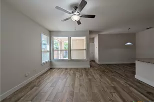 727 Gristmill Dr, New Braunfels, TX 78130 - Photo 4