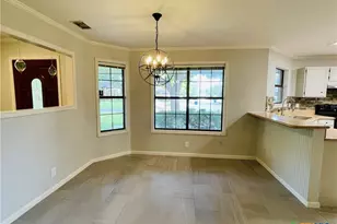 1818 Hidden Peak Cir, New Braunfels, TX 78130 - Photo 6