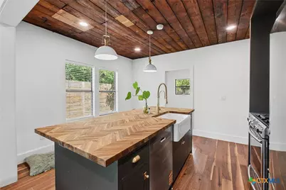 207 S Chestnut Street, Lampasas, TX 76550 - Photo 6