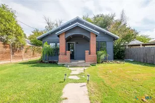 207 S Chestnut St, Lampasas, TX 76550 - Photo 2