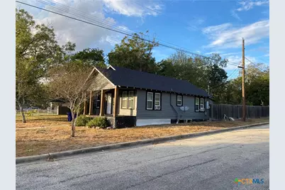 303 Avenue I, Shiner, TX 77984 - Photo 2