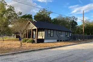 303 Ave I, Shiner, TX 77984 - Photo 2