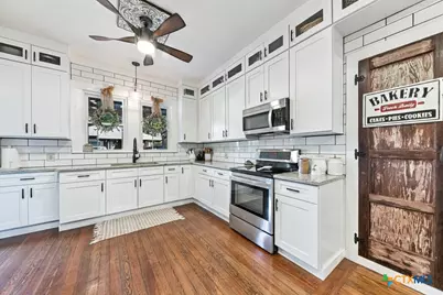 293 E Mather Street, New Braunfels, TX 78130 - Photo 8
