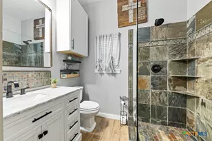 293 E Mather St, New Braunfels, TX 78130 - Photo 14
