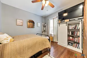 293 E Mather St, New Braunfels, TX 78130 - Photo 16