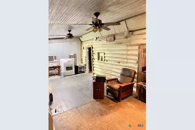 16057 E Highway 90, Kingsbury, TX 78638 - Photo 12