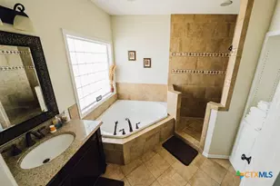 553 Bayside Dr, Seadrift, TX 77983 - Photo 8