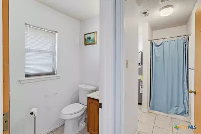 523 E Donegan Street, Seguin, TX 78155 - Photo 10