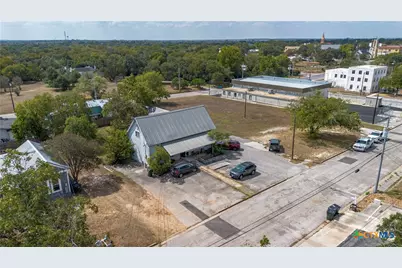 523 E Donegan Street, Seguin, TX 78155 - Photo 20