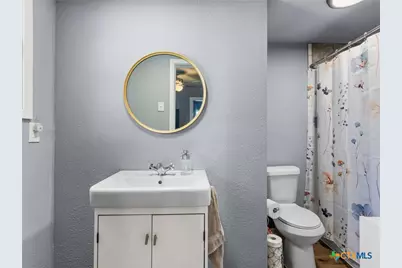 705 E Mountain Street, Seguin, TX 78155 - Photo 14