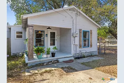 705 E Mountain Street, Seguin, TX 78155 - Photo 18