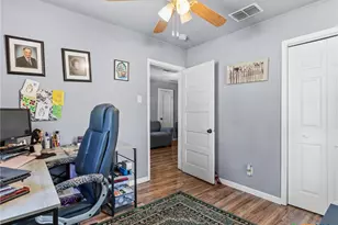 705 E Mountain St, Seguin, TX 78155 - Photo 12