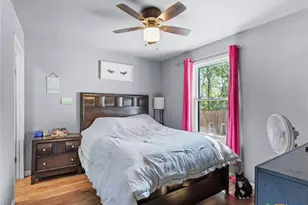 705 E Mountain St, Seguin, TX 78155 - Photo 8