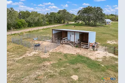 2491 E Fannin Goliad, Goliad, TX 77963 - Photo 12