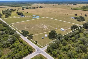 2491 E Fannin St, Goliad, TX 77963 - Photo 2