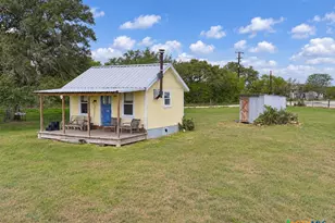 2491 E Fannin St, Goliad, TX 77963 - Photo 6