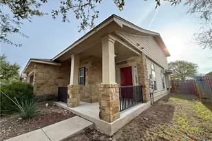 558 Briggs Dr, New Braunfels, TX 78130 - Photo 2