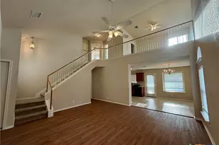 558 Briggs Dr, New Braunfels, TX 78130 - Photo 4