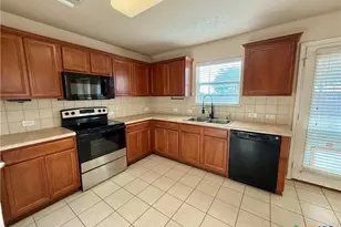 558 Briggs Dr, New Braunfels, TX 78130 - Photo 14