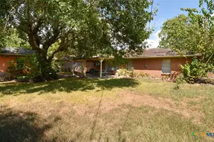 1310 Meadowview Dr, Port Lavaca, TX 77979 - Photo 16