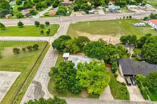 2215 N 9th St, Temple, TX 76501 - Photo 30
