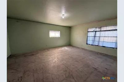 465 Blake Street, Victoria, TX 77905 - Photo 8