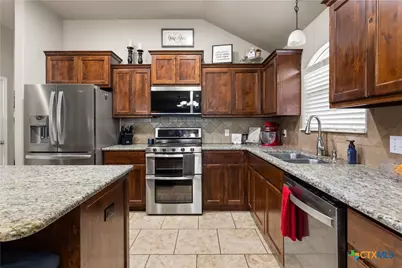225 Terravista Trail, Victoria, TX 77904 - Photo 6
