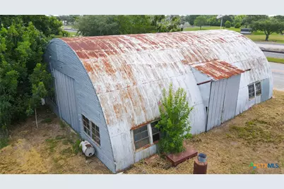 400 W North Street, Louise, TX 77455 - Photo 10