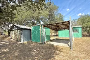 201 Sandra Ln, Victoria, TX 77905 - Photo 12