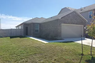 305 Dakota Crk, New Braunfels, TX 78130 - Photo 4