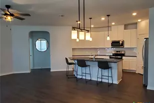 305 Dakota Crk, New Braunfels, TX 78130 - Photo 14