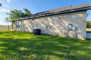121 Spanish Oak Trail, Cameron, TX 76520 - Photo 2
