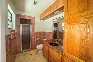 909 Anderson St, Hearne, TX 77859 - Photo 18