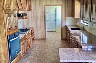 909 Anderson St, Hearne, TX 77859 - Photo 8