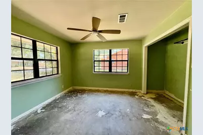 909 Anderson Street, Hearne, TX 77859 - Photo 12