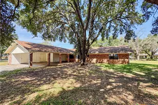 909 Anderson St, Hearne, TX 77859 - Photo 32