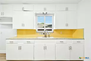 350 Cosgrove St, San Antonio, TX 78210 - Photo 12
