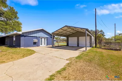 652 Mockingbird Lane, Goliad, TX 77963 - Photo 4