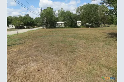 308 N Pumphrey, Edna, TX 77957 - Photo 14
