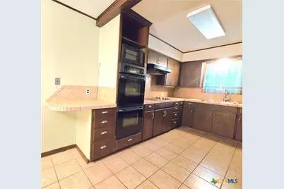 1408 W 4th Street, Lampasas, TX 76550 - Photo 14