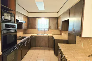 1408 W 4th St, Lampasas, TX 76550 - Photo 12