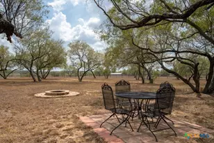 1610 Silvermine Rd, Dale, TX 78616 - Photo 6
