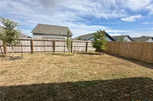 7731 Bohemian Grv, San Antonio, TX 78227 - Photo 12